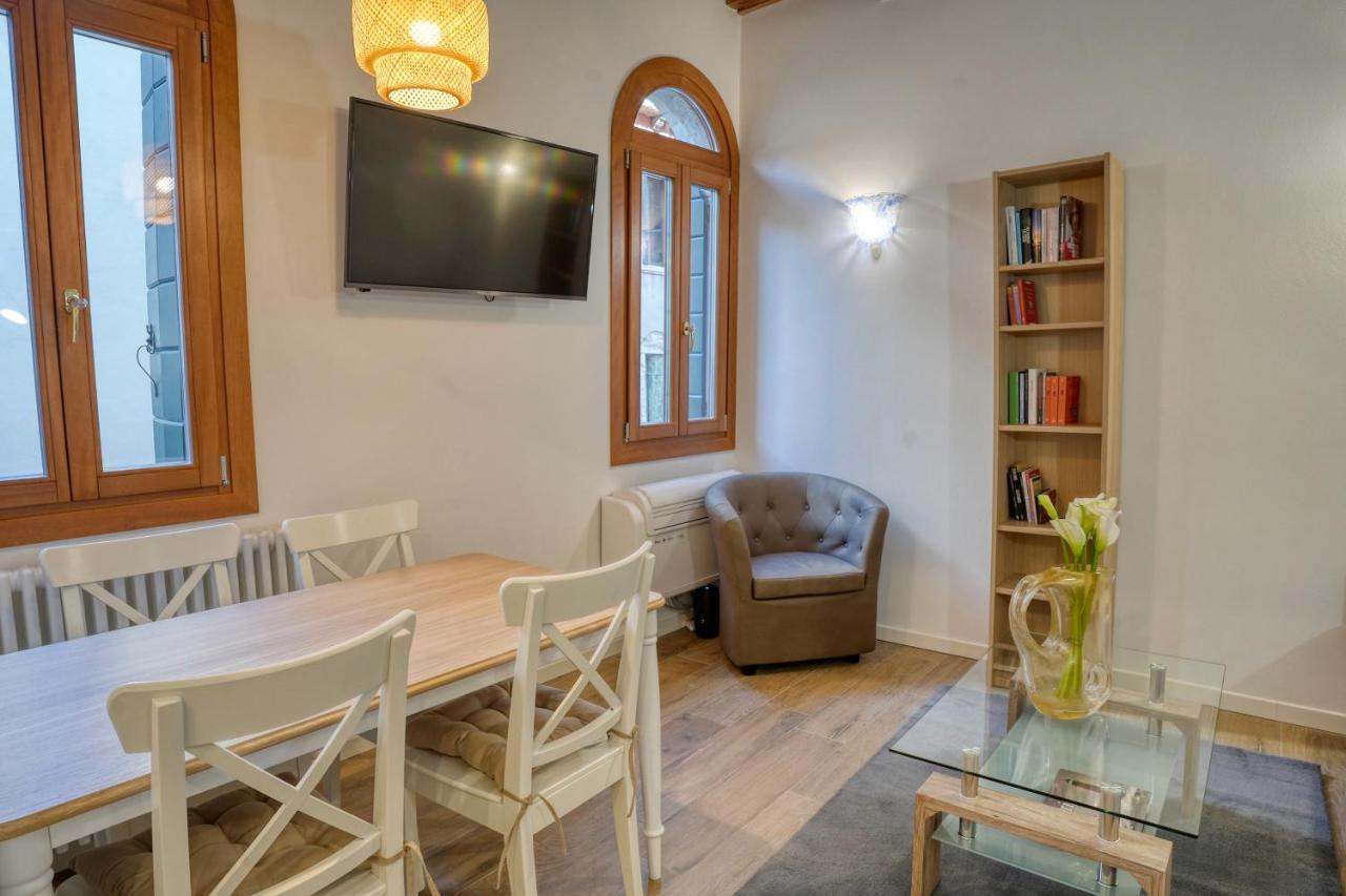 Ecco Suites Apartments Венеція Екстер'єр фото