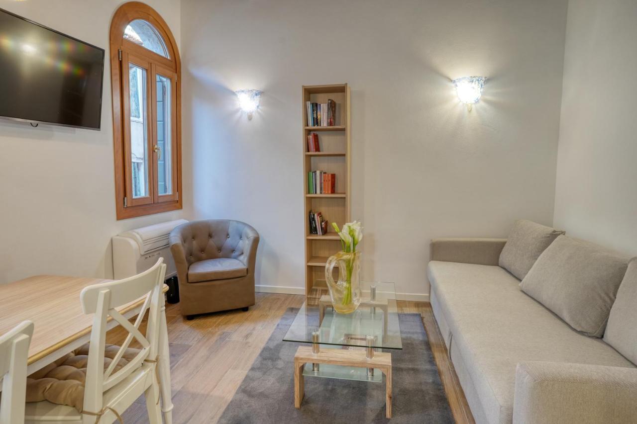 Ecco Suites Apartments Венеція Екстер'єр фото