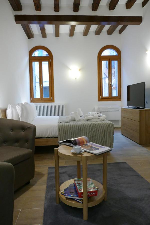 Ecco Suites Apartments Венеція Екстер'єр фото