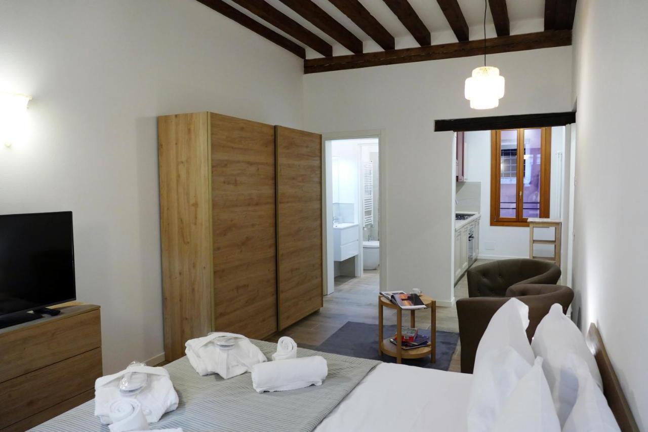 Ecco Suites Apartments Венеція Екстер'єр фото