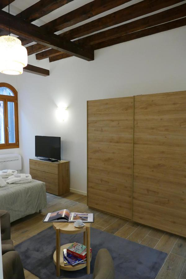 Ecco Suites Apartments Венеція Екстер'єр фото