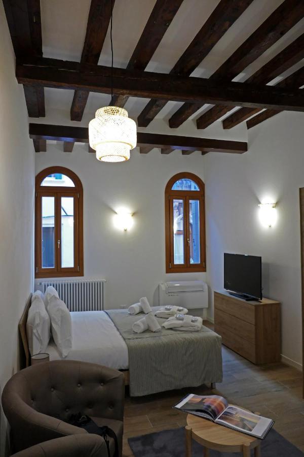 Ecco Suites Apartments Венеція Екстер'єр фото